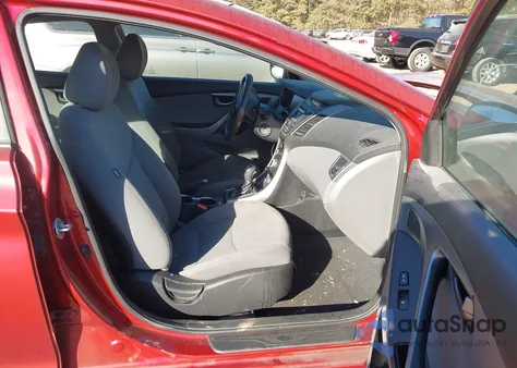 2015 Hyundai Elantra Se z USA, uszkodzony, nr VIN 5NPDH4AE3FH564393